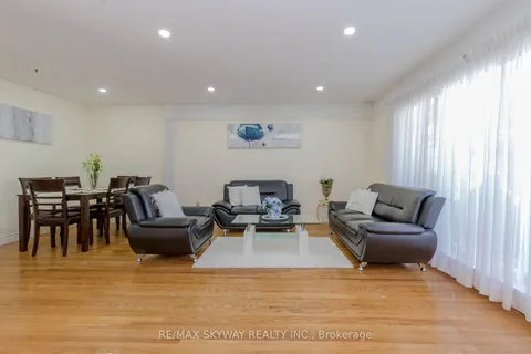 115 Aloma Cres, Brampton, ON L6T 2N8