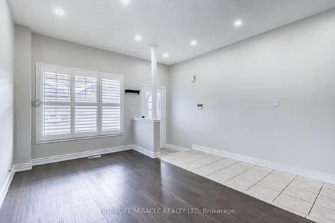 3259 Scotch Pine Gate, Mississauga, ON L5N 8E6