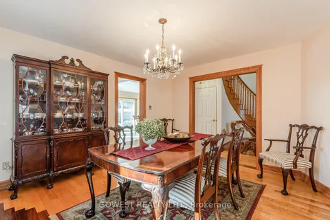 521 Nanak Rd, Mississauga, ON L5B 3X2