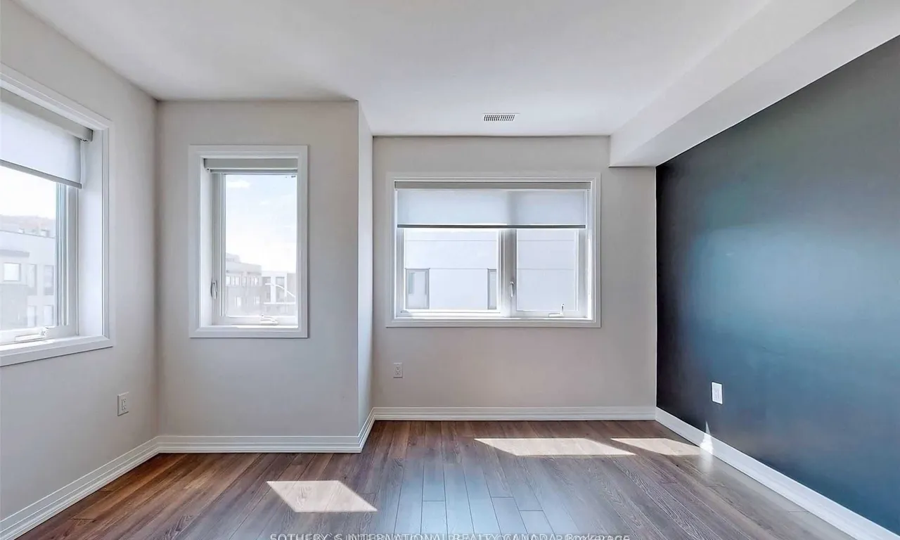 Att/Row/Twnhouse kitchen at 1 Thomas Mulholland Dr Toronto