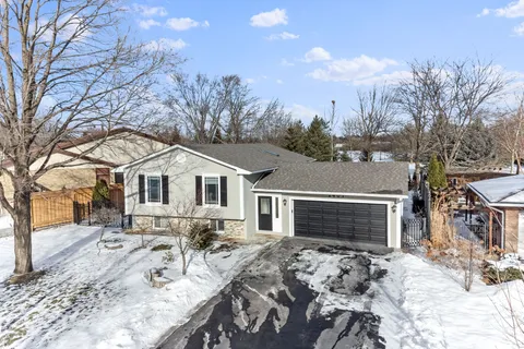 2401 Upton Crt, Oakville, ON L6L 5E3
