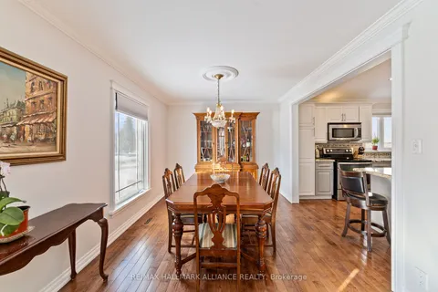 2401 Upton Crt, Oakville, ON L6L 5E3