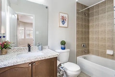 3 October Pl, Brampton, ON L6Y 0R6