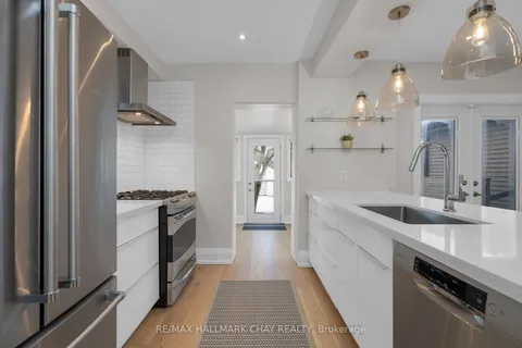 55 Third St, Toronto, ON M8V 2X7