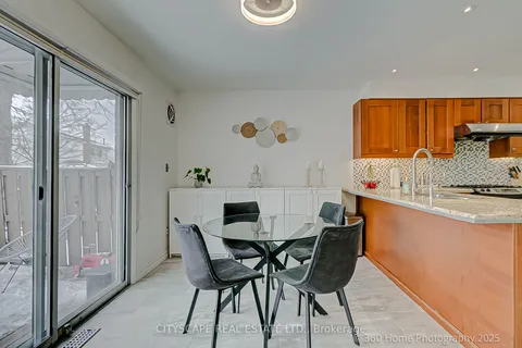 1977 Glenada Cres, Oakville, ON L6H 4M7