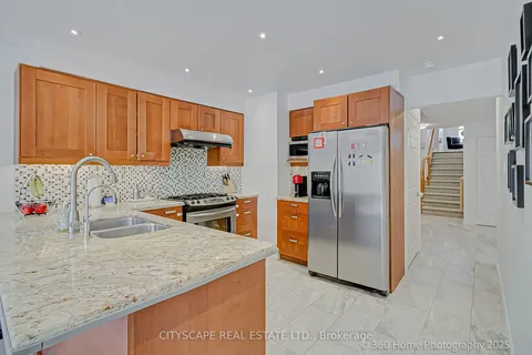 1977 Glenada Cres, Oakville, ON L6H 4M7