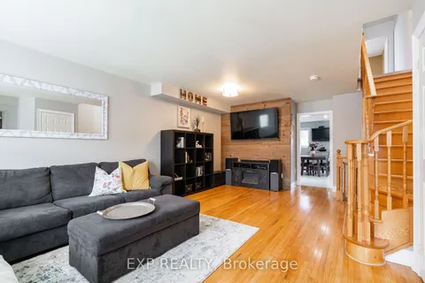 18 Estoril Terr, Toronto, ON M6N 5E2
