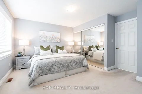 18 Estoril Terr, Toronto, ON M6N 5E2
