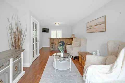 4499 Rogers Rd, Burlington, ON L7L 1S2