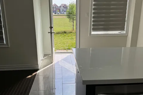 31 Saint Dennis Rd, Brampton, ON L6R 3W7