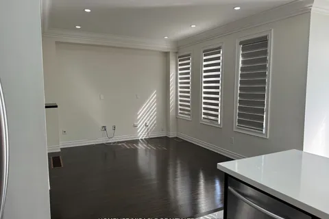 31 Saint Dennis Rd, Brampton, ON L6R 3W7