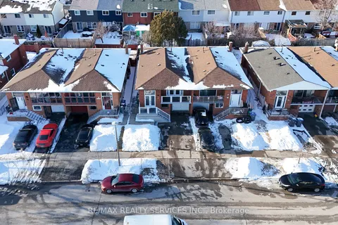 34 Major Oaks Dr, Brampton, ON L6V 3K2