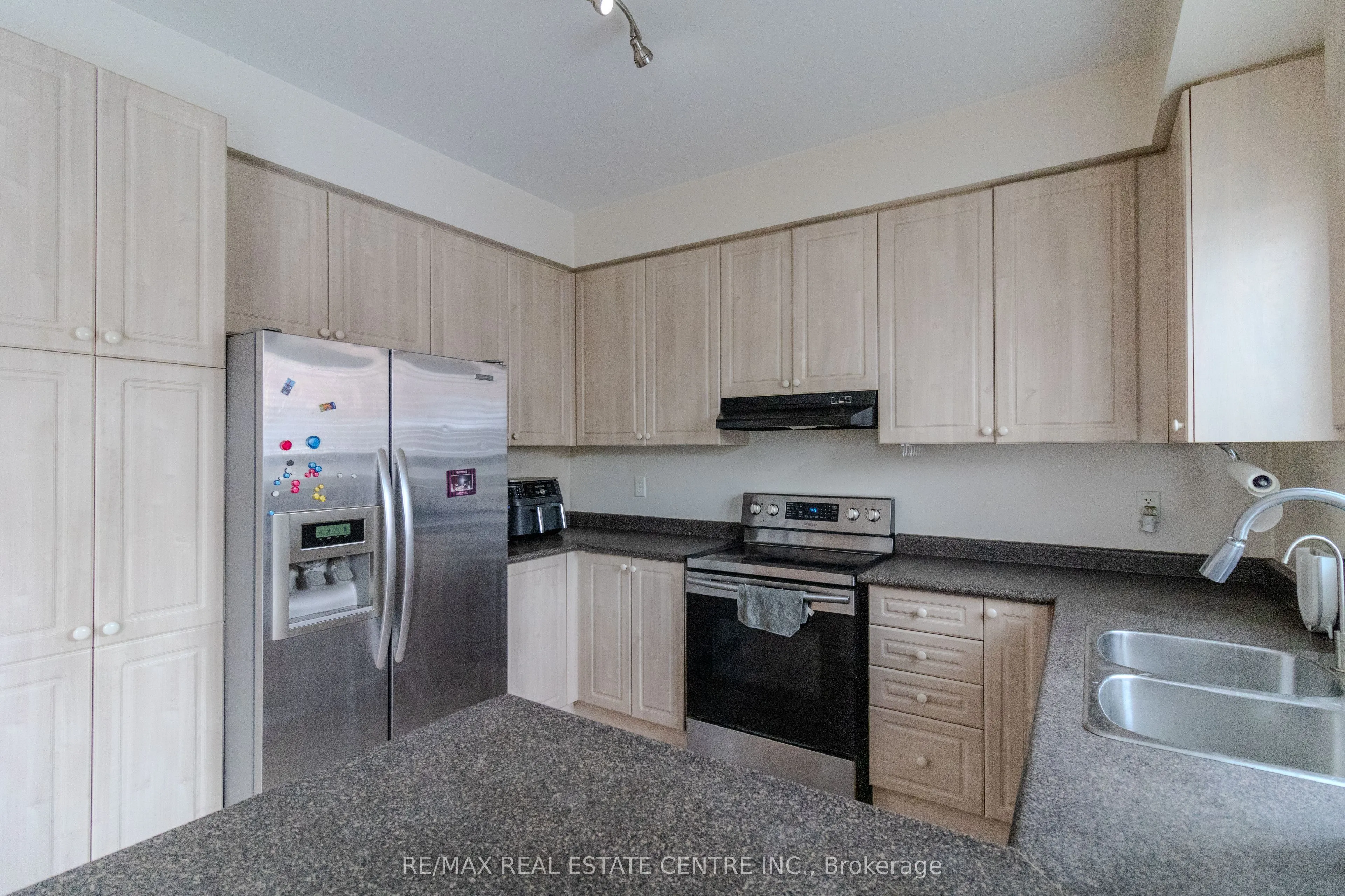 13 Percy Gate, Brampton, ON L7A 3S1