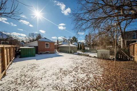 48 James St, Toronto, ON M8W 1L3