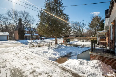 48 James St, Toronto, ON M8W 1L3