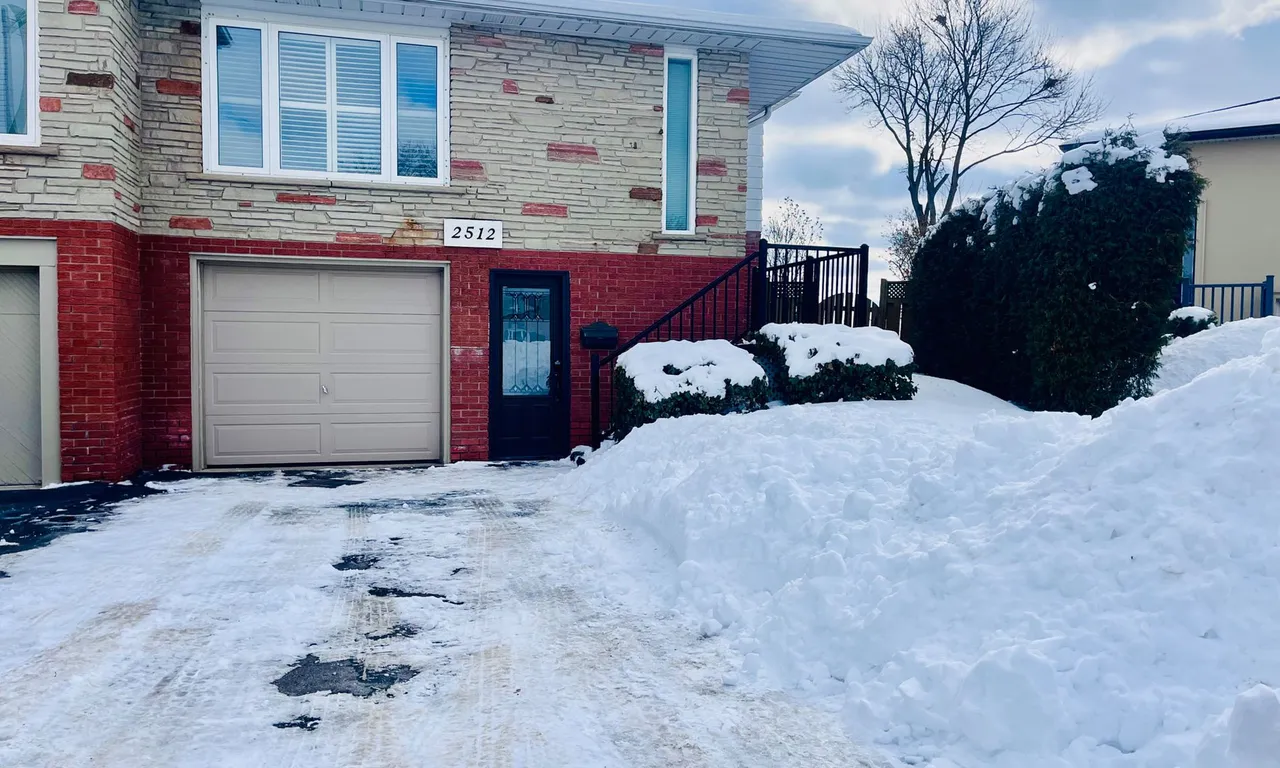 Semi-Detached 4 bedroom 3 bathroom at 2512 Harman Crt in Mississauga - MLS# W11966745
