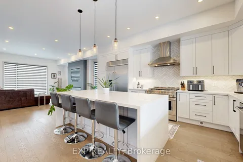 169 Euston Road, Burlington, ON L7L 4V7