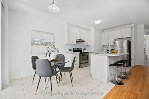 349 Leadwood Gate, Oakville, ON L6M 1L7