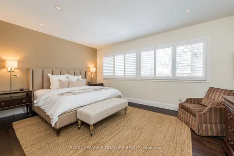 369 Armadale Ave, Toronto, ON M6S 3X7