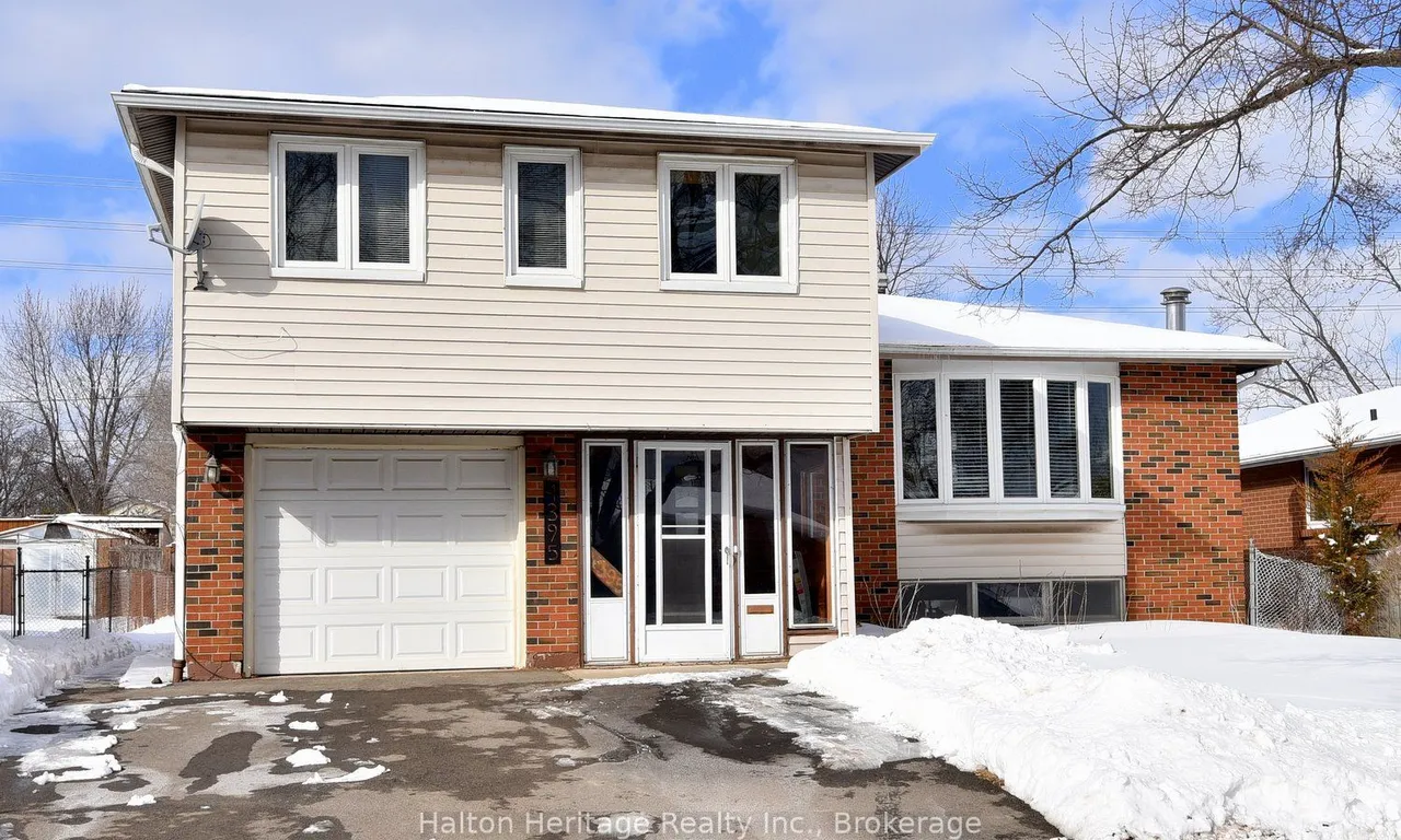4395 Bennett Rd, Burlington, ON L7L 1Y5