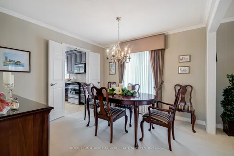 4154 Millcroft Park Dr, Burlington, ON L7M 3V2