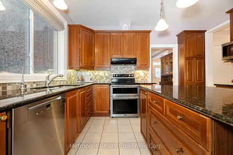 38 Maltby Crt, Brampton, ON L6P 1A5
