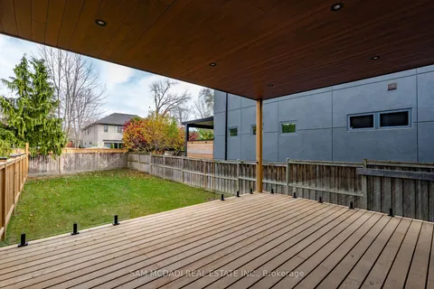23A Maple Ave, Mississauga, ON L5H 2S1