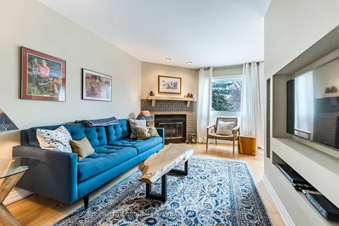 1177 Leewood Dr, Oakville, ON L6M 3B9