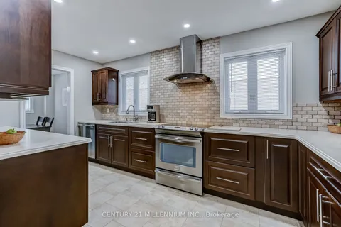 44 Talbot St, Brampton, ON L6X 2P5