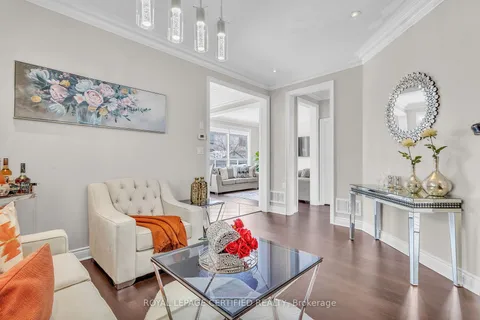 17 Dalia St, Brampton, ON L6X 0L7