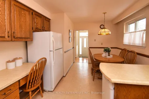 1483 Agnew Rd, Mississauga, ON L5J 3G8