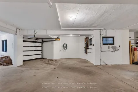 38 Edenbrook Hill, ON M9A 3Z6