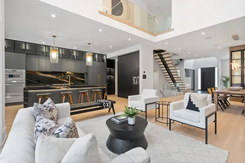 80 Edgecroft Rd, Toronto, ON M8Z 2B8