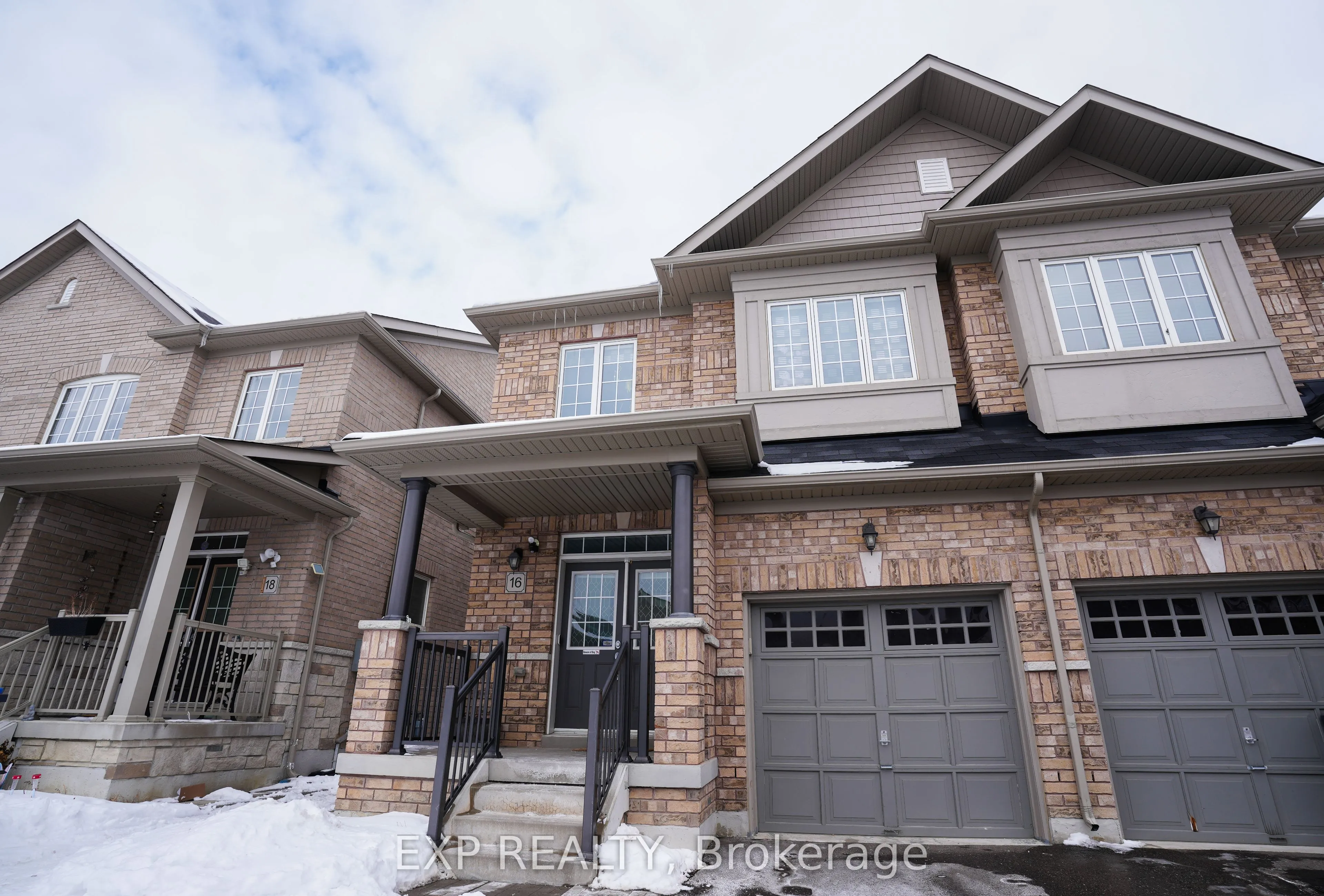 16 Blackberry Valley Crescent, Caledon, ON L7C 3Z8