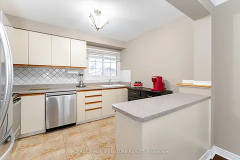 506 Cavell Dr, Mississauga, ON L5B 2N9