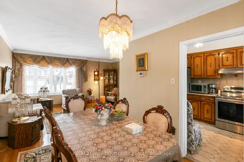 37 Summitcrest Dr, Toronto, ON M9P 1H1