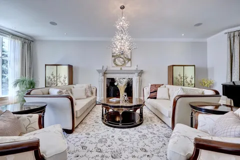 4038 Lakeshore Road, Burlington, ON L7L 1A1