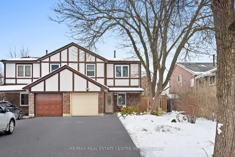 25 Judith Cres, Brampton, ON L6S 3J3