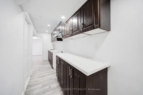 1 Bayridge Drive, Brampton, ON L6P 2H8