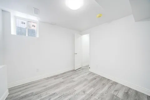 1 Bayridge Drive, Brampton, ON L6P 2H8