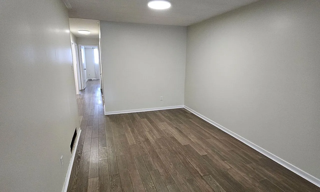 Semi-Detached kitchen at 7444 Catapla Rd Mississauga