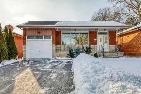 253 The Westway Rd, Toronto, ON M9R 1E9