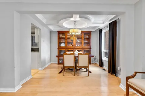 4423 Sawmill Valley Dr, Mississauga, ON L5L 3H8