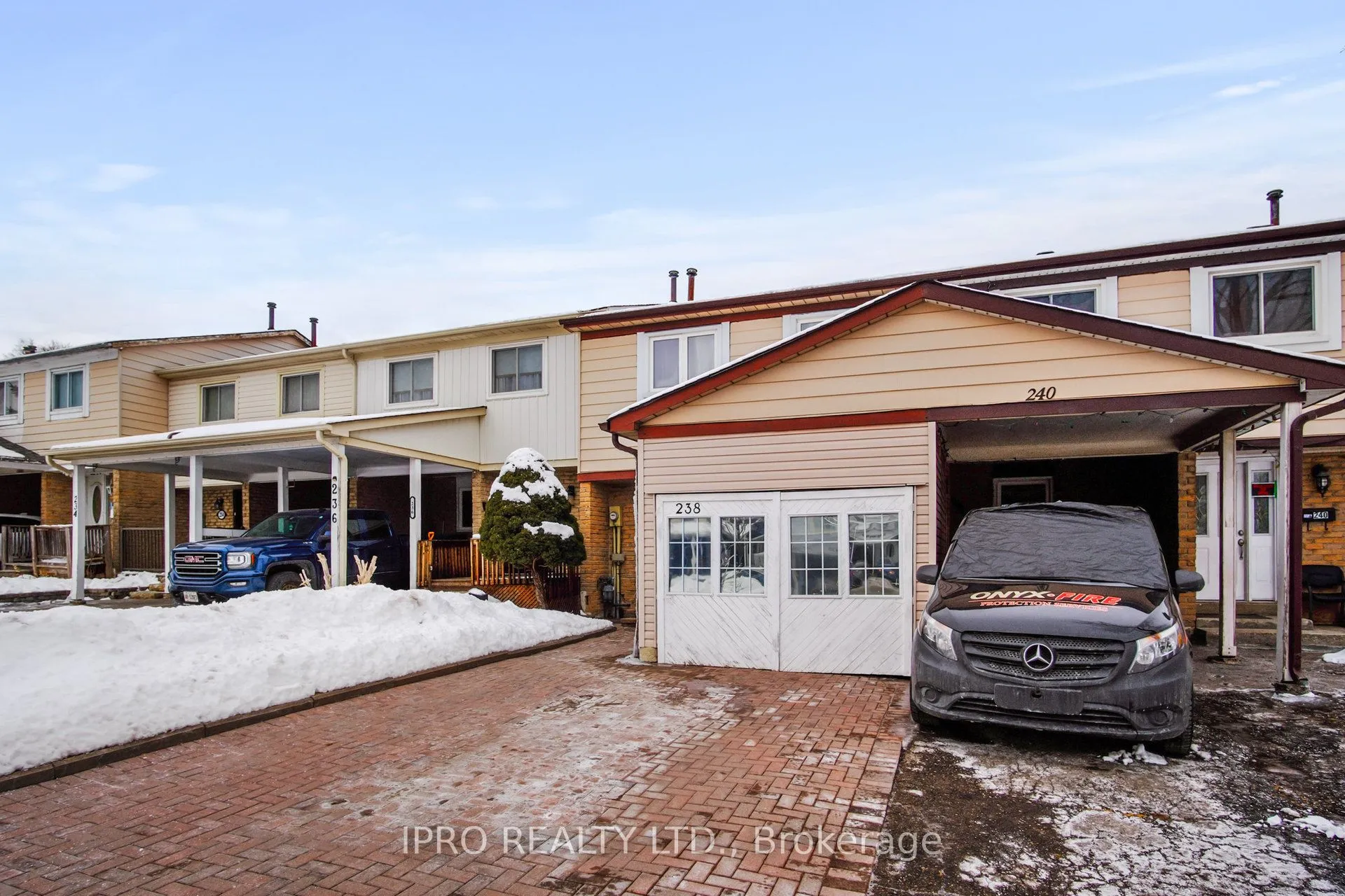 238 Royal Salisbury Way, Brampton, ON L6V 3H4