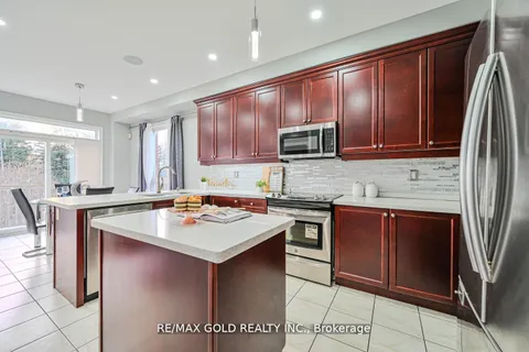 16 Torraville St, Brampton, ON L6R 0Y5