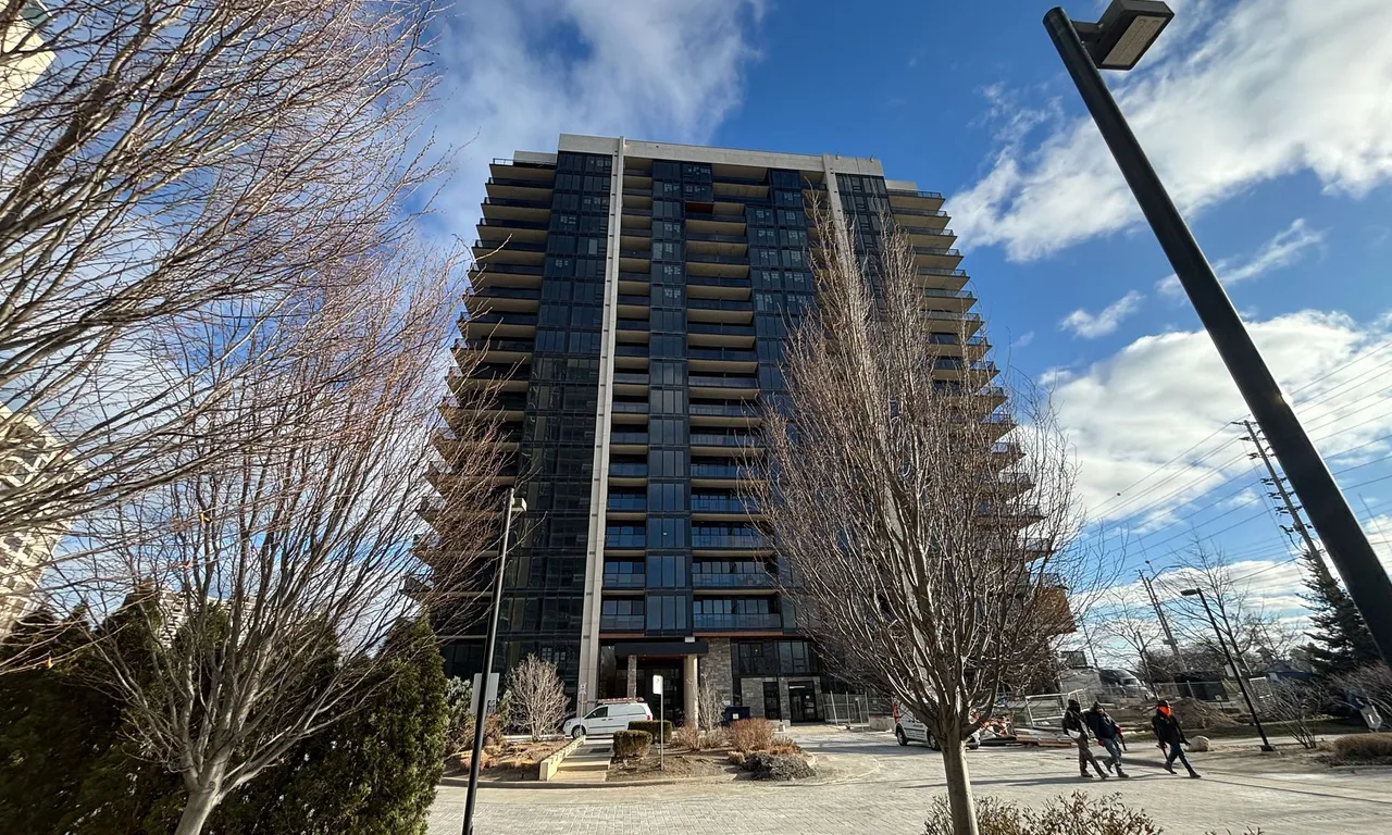 Condo Apt 1 bedroom 1 bathroom at 1035 Southdown Rd in Mississauga - MLS# W11973080