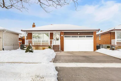 751 Runningbrook Dr, Mississauga, ON L4Y 2R9