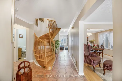 62 Newgreen Cres, Brampton, ON L6S 4Y5