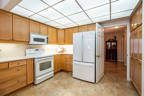 14 Nixon Cres, Halton Hills, ON L7G 5K4