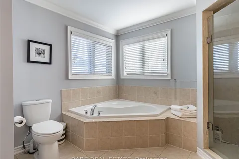 29 Darren Road, Brampton, ON L6P 1Z6